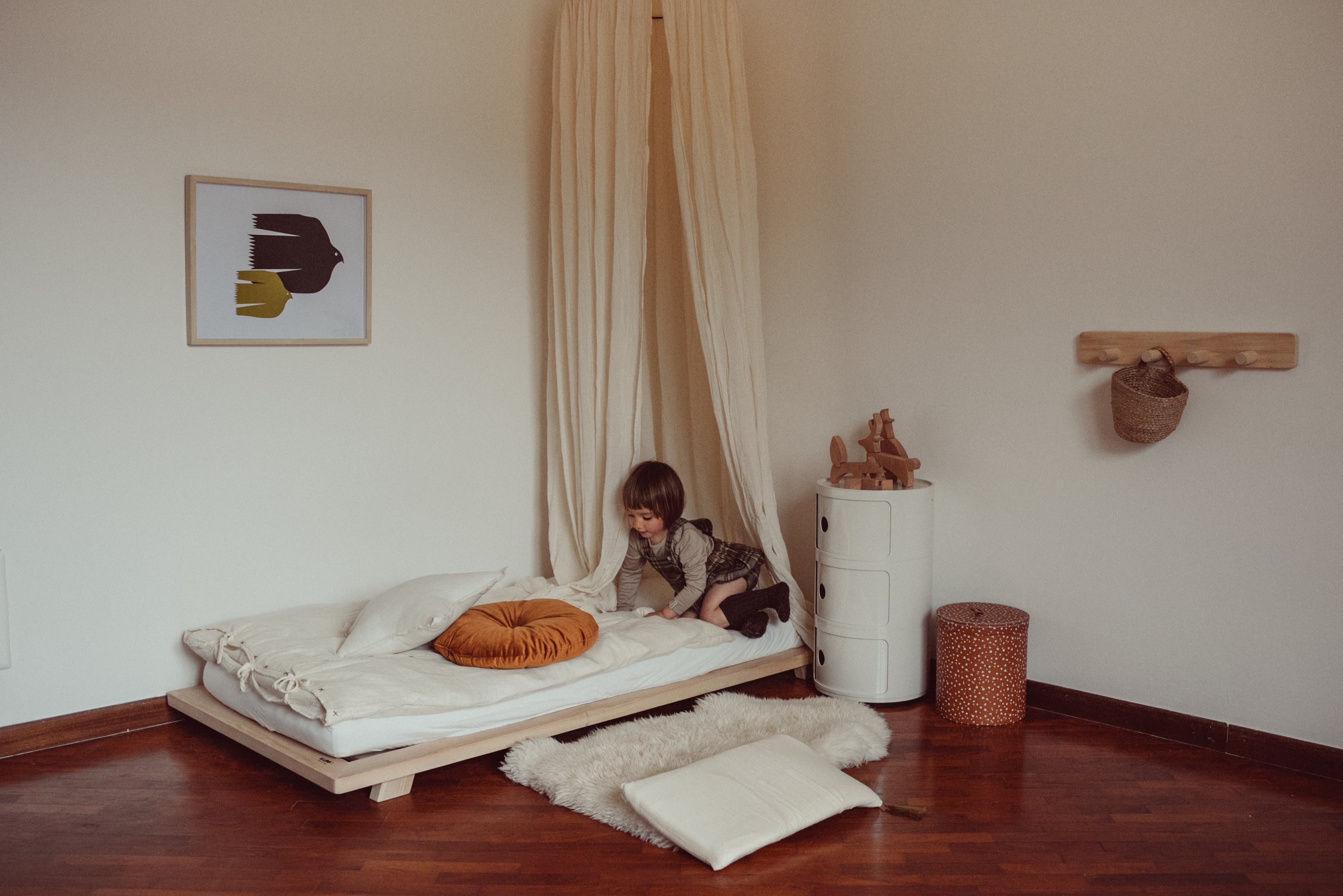 Light • Montessorian bed